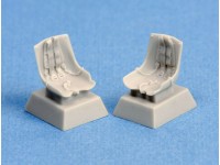 Macchi MC.202-205 seats with harness